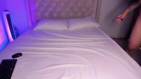 steffany_lopez_ online show from January 3, 10:29 pm