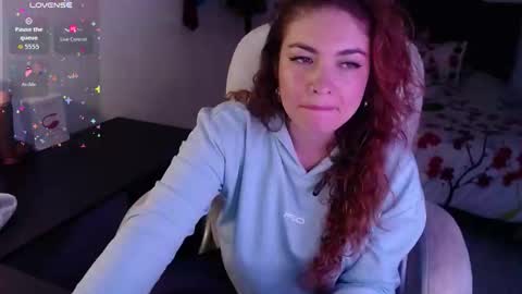 Snapshot of stefy_gomez_ chatting on October 22, 1:32 am Estefany online show from October 22, 1:32 am