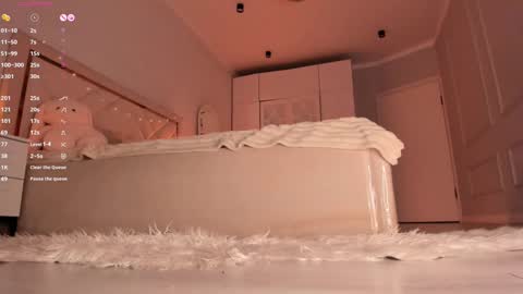 Snapshot of stella__grace chatting on October 7, 4:33 pm Stella online show from October 7, 4:33 pm