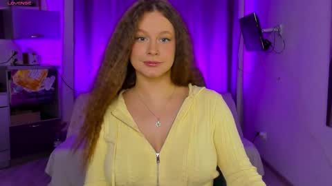 Snapshot of stella_pretty0 chatting on October 2, 12:21 pm Stella online show from October 2, 12:21 pm