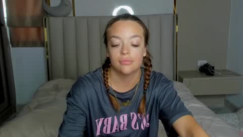 stella online show from April 7, 4:47 am