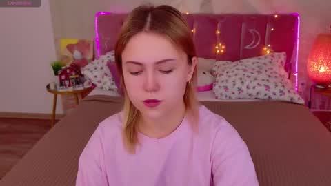 Stella 3 online show from December 19, 7:33 am