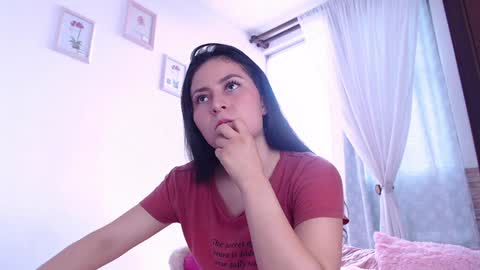 Snapshot of step_daughter_ chatting on December 17, 10:11 pm MIA online show from December 17, 10:11 pm