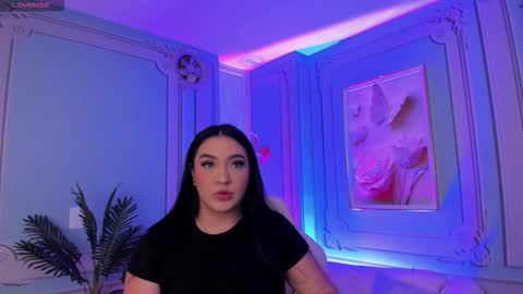 Snapshot of stephania_diamond chatting on October 28, 2:28 am         online show from October 28, 2:28 am