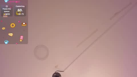 Snapshot of stephania_diamond chatting on December 17, 2:23 am         online show from December 17, 2:23 am