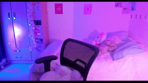 Stephanie  online show from February 17, 12:54 am