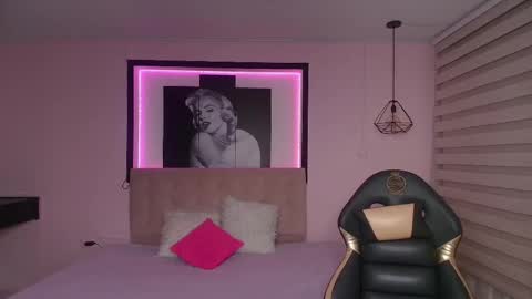 stephany_rodriguez_ online show from March 3, 1:04 pm