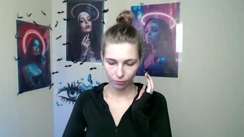 Amalia online show from October 23, 6:30 am