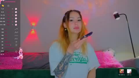 Tati and Lola online show from May 29, 6:44 am