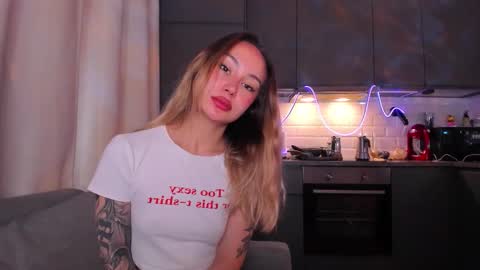 Tati and Lola online show from November 10, 11:38 am