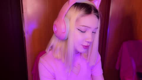 stuffy_ri online show from December 5, 12:08 am