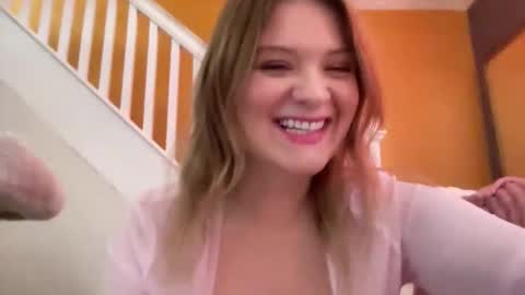 Scarlet online show from February 13, 5:58 pm