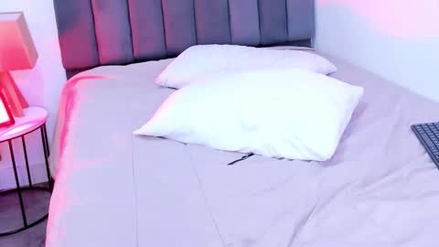 Luna  online show from October 4, 12:38 am