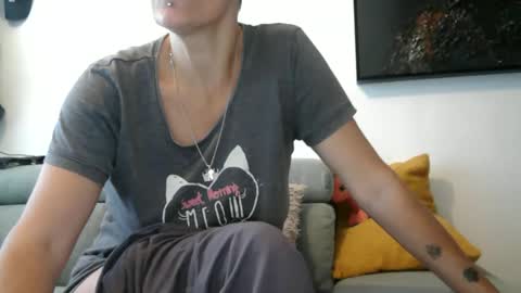 sucrette5629 online show from May 1, 9:01 am