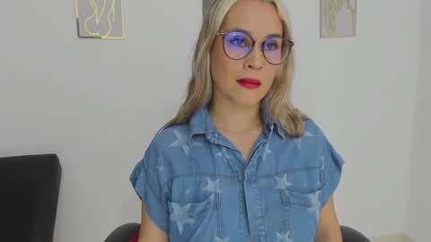 sugar_milff online show from September 16, 1:19 pm