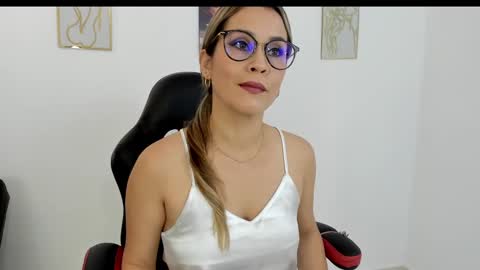 sugar_milff online show from March 6, 1:57 pm