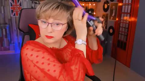 Vivien online show from November 12, 1:20 pm