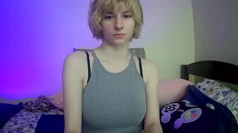 Ophelia online show from December 30, 3:25 am