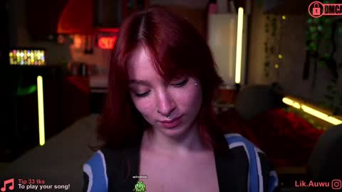 Snapshot of suk_ki chatting on December 20, 4:36 pm Lika ginger  Jessy blond   online show from December 20, 4:36 pm