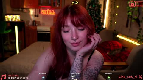 Snapshot of suk_ki chatting on December 24, 1:38 am Lika ginger  Jessy blond   online show from December 24, 1:38 am