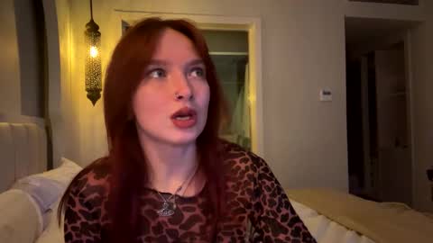 Snapshot of suk_ki chatting on February 17, 6:28 pm Lika ginger  Jessy blond   online show from February 17, 6:28 pm