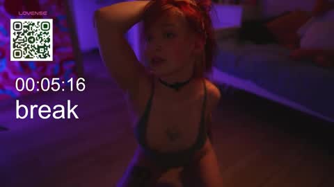 Snapshot of suk_ki chatting on October 21, 3:10 am Lika ginger  Jessy blond   online show from October 21, 3:10 am