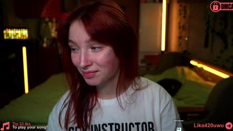 Snapshot of suk_ki chatting on December 18, 8:03 pm Lika ginger  Jessy blond   online show from December 18, 8:03 pm