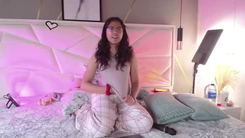 SUKI online show from November 19, 1:00 pm