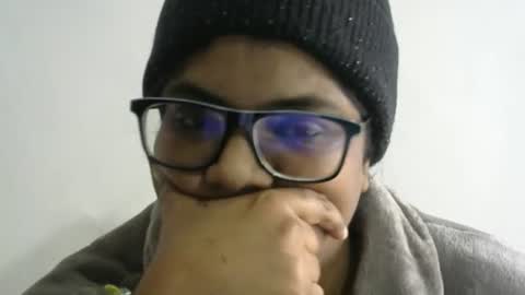 sultryindianxx100 online show from April 24, 8:28 am