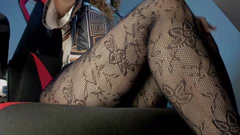 Snapshot of sultrysecrets_ chatting on February 5, 7:53 pm Ann online show from February 5, 7:53 pm