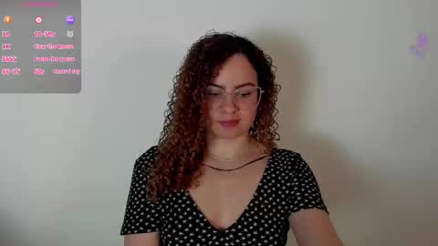 Snapshot of sultrysecrets_ chatting on October 1, 7:41 pm Ann online show from October 1, 7:41 pm