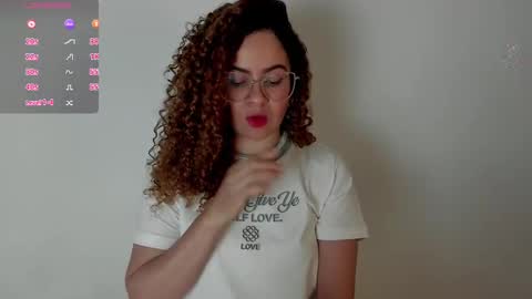 Snapshot of sultrysecrets_ chatting on October 8, 7:29 pm Ann online show from October 8, 7:29 pm