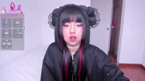 Nicolle  online show from September 27, 4:03 pm