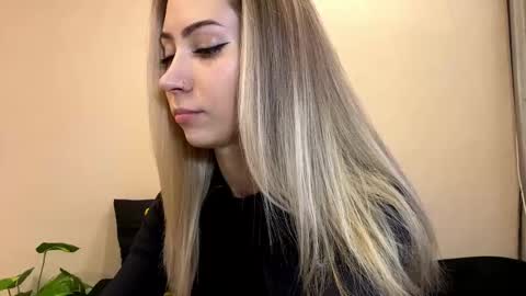 Lexi online show from December 14, 8:31 am