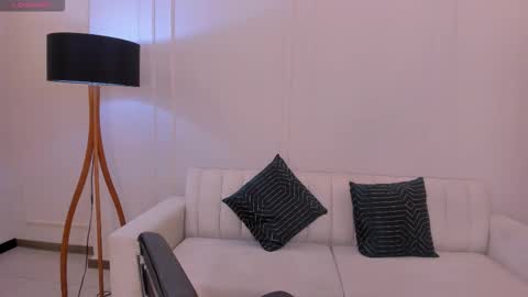 Sunny Rivers online show from October 31, 6:23 pm