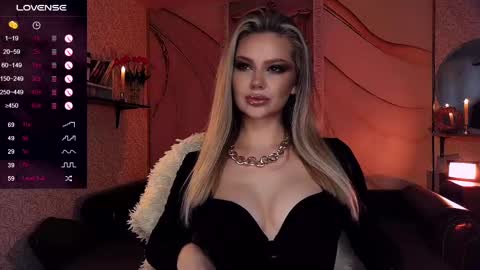 Snapshot of sunshine_vibes chatting on March 8, 7:57 am Mistress Molly online show from March 8, 7:57 am