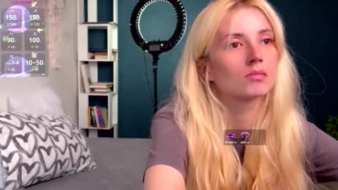 Snapshot of super_peach_stream chatting on September 13, 12:13 pm ANNApvt open full info in bio online show from September 13, 12:13 pm