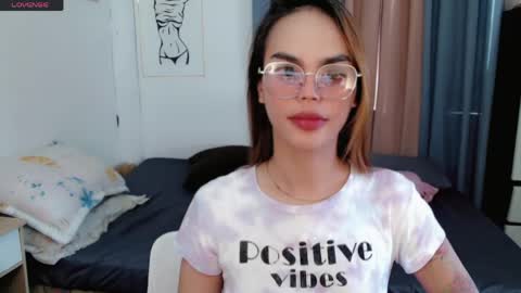 Im val online show from May 4, 12:03 am