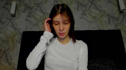 Una online show from October 7, 3:33 am