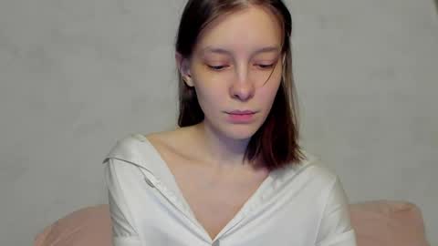 Una online show from March 15, 9:50 pm