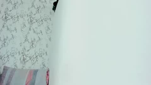 suri online show from May 18, 1:50 pm