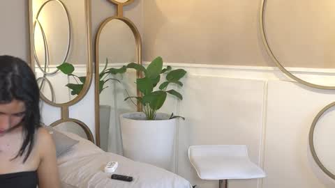 susan_wall online show from February 6, 7:50 pm