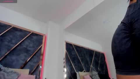 susanahenao online show from September 10, 6:30 pm