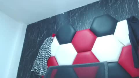 susanleroy online show from December 18, 3:15 am