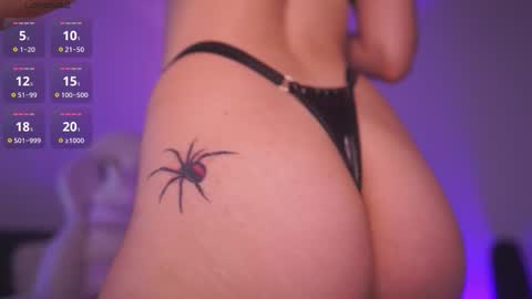  Sus Moore  online show from March 8, 2:04 am