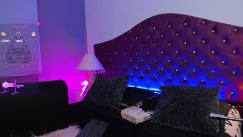 Val Help me get to 100 thumbs up online show from March 6, 8:48 pm