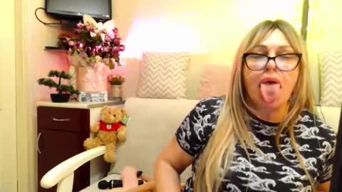 SusieNoreen online show from May 24, 12:04 pm