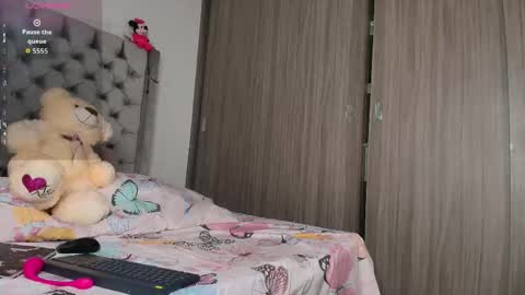 Snapshot of sussidream chatting on October 17, 10:24 pm Andrea online show from October 17, 10:24 pm