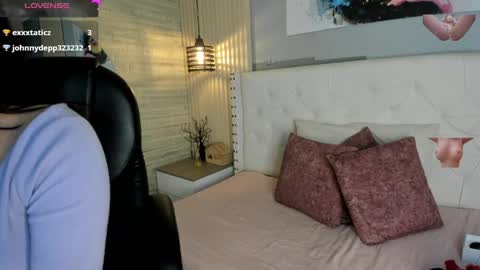   online show from March 7, 12:34 pm