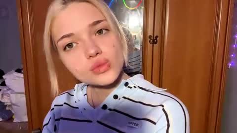 Stacy online show from June 27, 10:38 pm